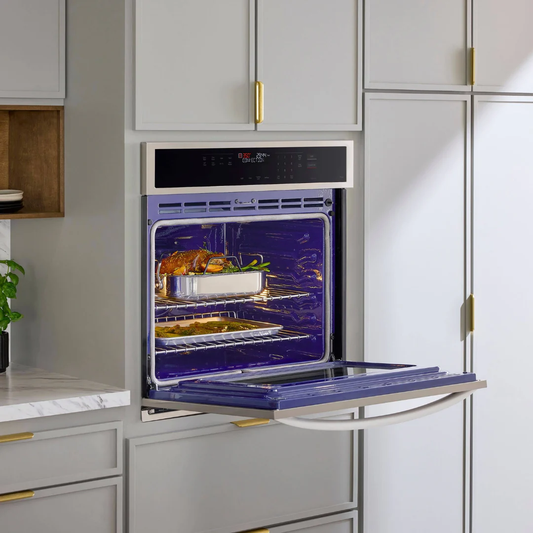 LG 4.7 cu. ft. Smart Wall Oven with Convection and Air Fry - Image 6